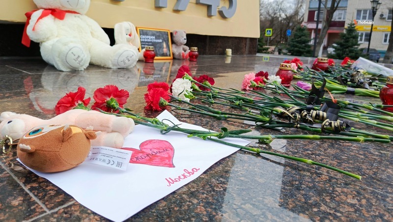 Жители Невинномысска провели акцию памяти по жертвам теракта