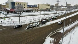 В Невинномысске расчищают городские улицы от снега