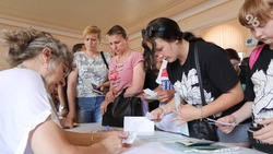 Минтруд Ставрополья предложил семье из Донецкой области варианты переселения в ПВР