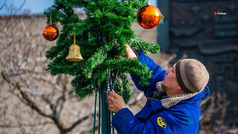 В Ставропольском крае начали формировать сладкие подарки от Деда Мороза для школьников