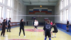 Полицейские Невинномысска провели товарищеские матчи со студентами и школьниками