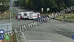 Грузовик столкнулся с легковушкой в Невинномысске — пострадал ребёнок