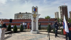 Памятный знак Героя России Владимира Жоги торжественно открыли в Невинномысске