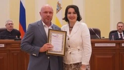Построившему Шахматный дом ректору из Невинномысска вручили краевую награду