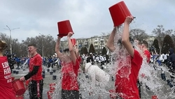 Массовые обливания провели на площади перед ДК Химиков в Невинномысске