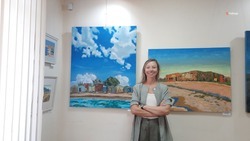 Поймать и передать светотень: московская художница привезла в Невинномысск выставку крымских работ