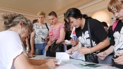 Минтруд Ставрополья предложил семье из Донецкой области варианты переселения в ПВР