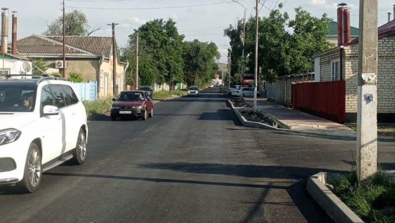 Дорогу по ул. Энгельса ремонтируют в Невинномысске