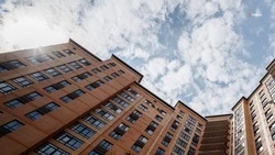 Крышу многоэтажки отремонтируют в Невинномысске после обращения на прямую линию губернатора