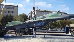 На бульваре Мира в Невинномысске установили самолёт Миг-29