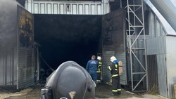 Пожарные в Невинномысске предотвратили взрыв аргоновых баллонов 