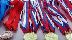 Невинномысцы завоевали 25 медалей на соревнованиях края по прыжкам на батуте