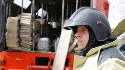 Пожарные потушили 3 га сухой травы в Невинномысске