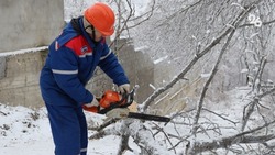 Последствия непогоды на Ставрополье устраняют 37 аварийных бригад